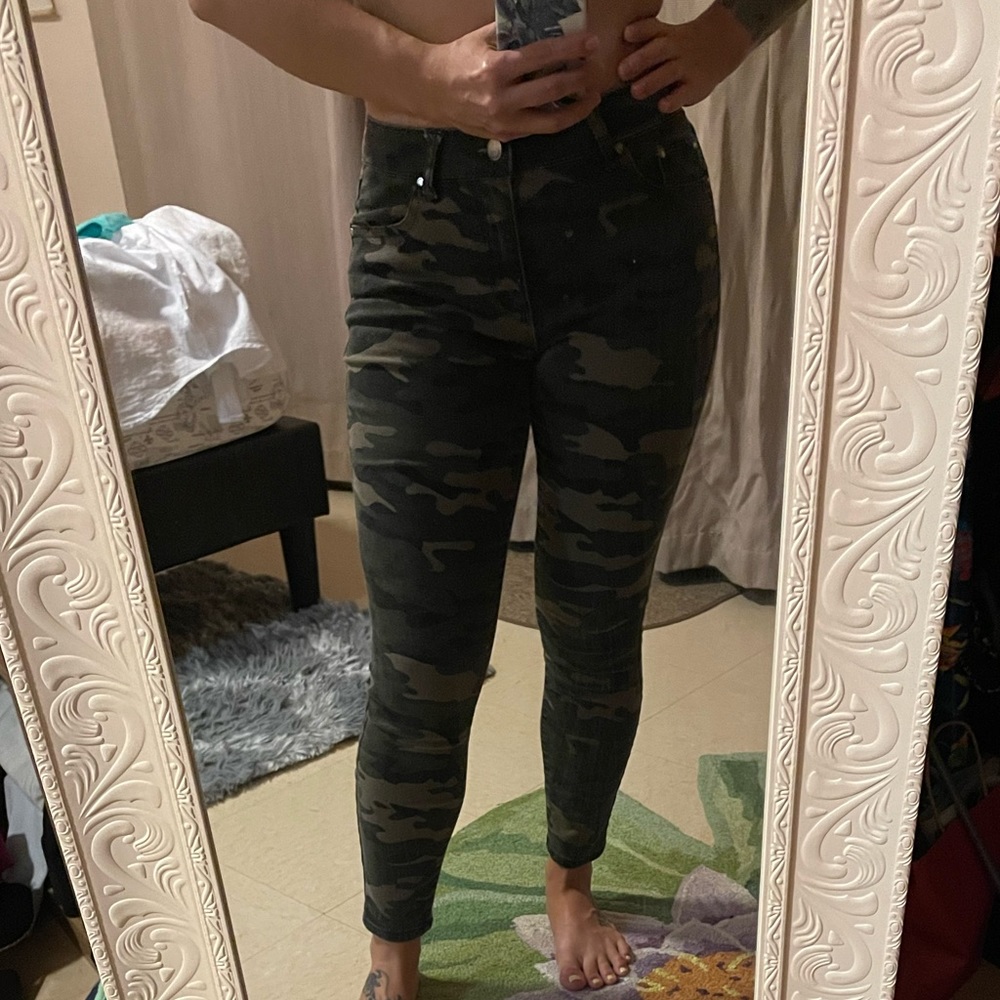 Camouflage skinny Jean pants